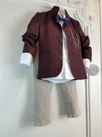 بدلة عودية + فيونكة+ بروش