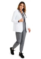 لاب كوت طبي قصير من ماركة هيلينج هاندز