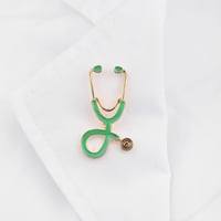 بروش طبي سماعة| Medical brooch