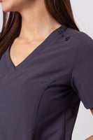 بلوزة سكراب نسائي ماركة ميڤن Maevn 5001