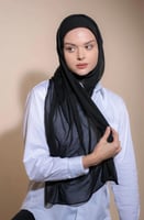 حجاب مع فتحة عند الأذن | اللون أسود