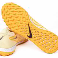 جزمة كرة قدم NIKE