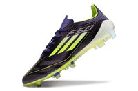 جزمة كرة قدم Adidas