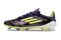 جزمة كرة قدم Adidas