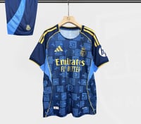 طقم ريال مدريد نسخة خاصة 2025-2026