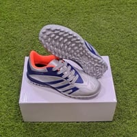 جزمة كرة قدم ولادي