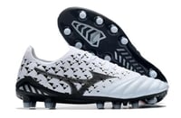 جزمة كرة قدم Mizuno