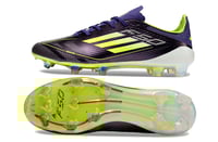 جزمة كرة قدم Adidas