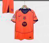 طقم برشلونة الاحتياطي نسخة دوري الأبطال 2025-2026