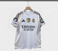 تيشيرت ريال مدريد الاساسي فئة لاعبين 2025-2026