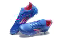 جزمة كرة قدم Adidas