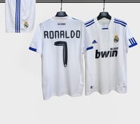 طقم رونالدو نسخة ريال مدريد الاساسي 2010-2011