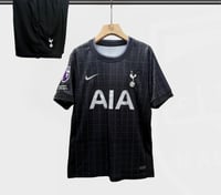 طقم توتنهام الاحتياطي 2025-2026