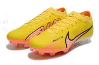 جزمة كرة قدم 3Nike