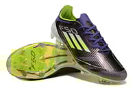 جزمة كرة قدم Adidas