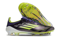 جزمة كرة قدم Adidas