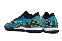 جزمة كرة قدم Nike