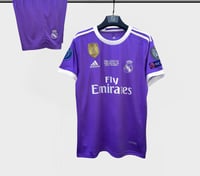 طقم ريال مدريد كلاسيك 2016-2017