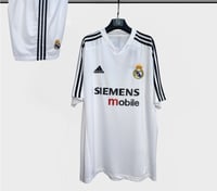 طقم ريال مدريد الاساسي كلاسيك جامبو 2003