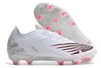 جزمة كرة قدم New Balance