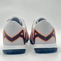 جزمة كرة قدم ولادي