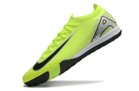 جزمة كرة قدم Nike