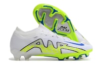 جزمة كرة قدم NIKEh