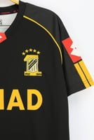 الطقم الكلاســيكي 2005