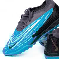 جزمة كرة قدم NIKeE