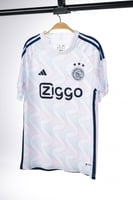 طقم اياكس الاحتياطي