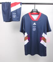 طقم اياكس نسخة كلاسيكية