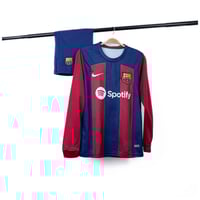 طقم برشلونة الاساسي كم طويل 2024