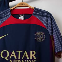 طقم باريس التمرين 2024