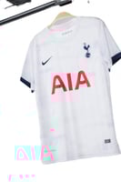 طقم توتنهام الاساسي