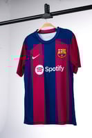 طقم برشلونة الاساسي 2024