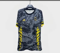 قميص ريال مدريد نسخة خاصة فئة لاعبين 2025