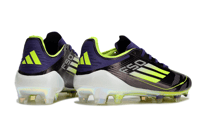 جزمة كرة قدم Adidas