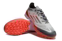 جزمة كرة قدم adidas