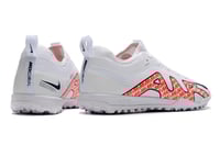 جزمة كرة قدم Nike