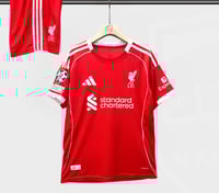 طقم ليفربول الاساسي نسخة ابطال اوروبا 2026