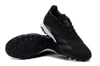 جزمة كرة قدم adidas