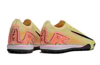 جزمة كرة قدم NIKE