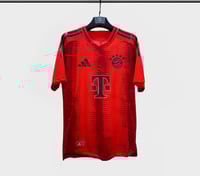 تيشيرت بايرن ميونخ الاساسي فئة لاعبين 2024-2025