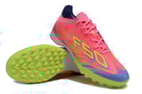 جزمة كرة قدم adidas