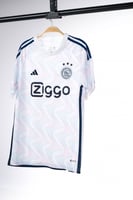 طقم اياكس الاحتياطي