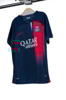 طقم باريس سان جرمان الأساسي