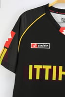 الطقم الكلاســيكي 2005