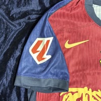 تيشيرت برشلونة الأساسي ( ترافيس سكوت )