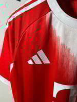 تيشيرت بايرن ميونخ الأساسي 2025/26