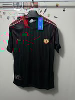 بكج اليونايتد الكلاسيكي ( 3 تيشيرتات )